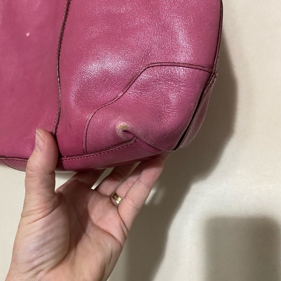 Wilsons Leather EUC mauve leather shoulder bag with buckle detail - Picture 7 of 8